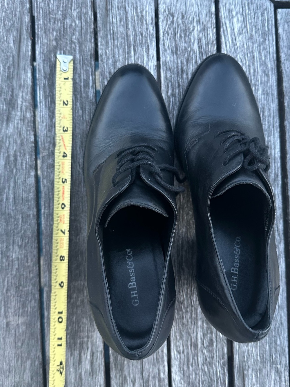 G.H. Bass & Co. Black Leather Lace-Up Heeled Oxfords - Picture 3 of 7